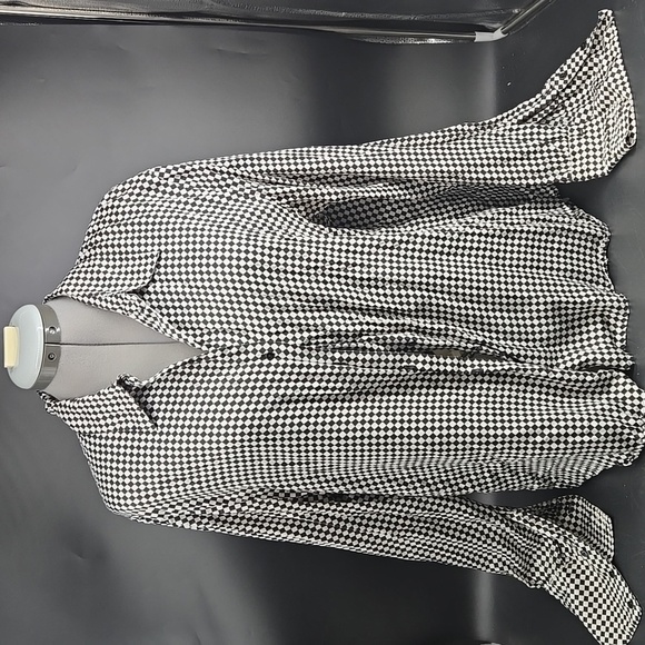 Black and White Diamond Pattern Checkered Silk Blouse Button Front 16 - Picture 8 of 8